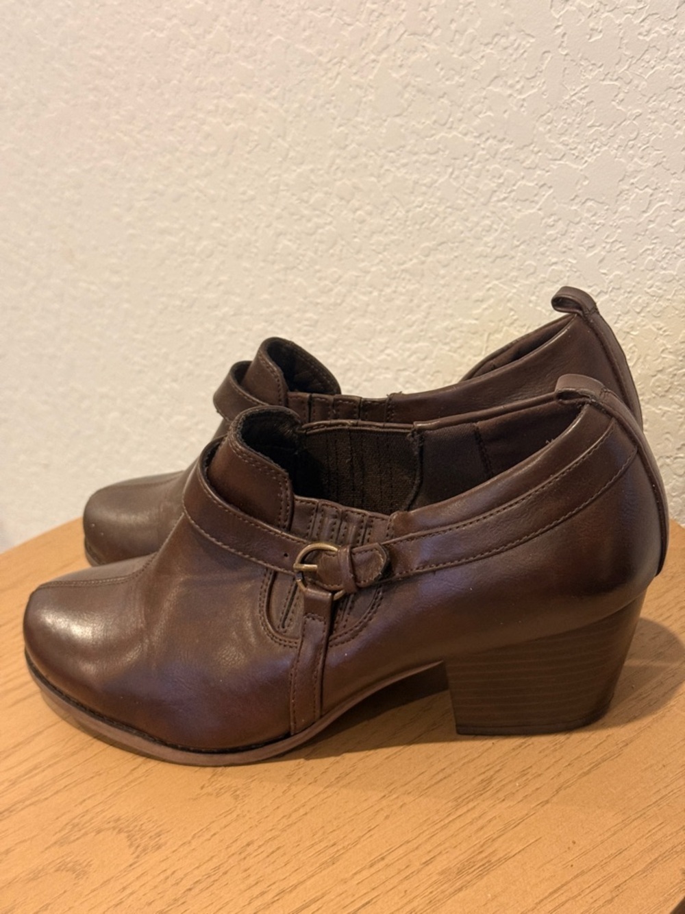 BareTraps Brown Leather Mid Heel Mary Jane Pumps